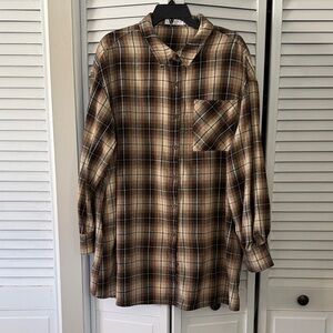 Women's Classic Plaid Button-Down Shirt - Tan